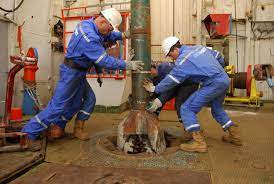 работа бурильщик нефтяных и газовых скважин